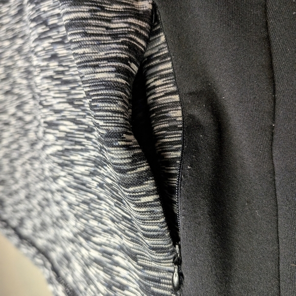 AVALANCHE 1/4 zip hoodie with pony tail & finger holes size Medium  color 🖤 🩶 - Picture 6 of 14